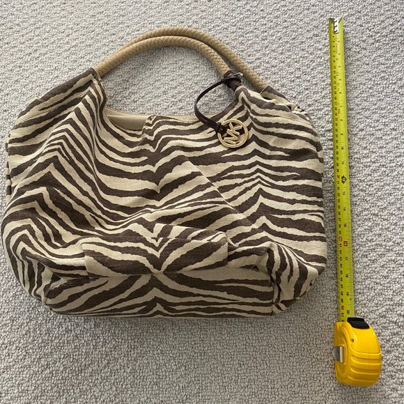 Michael Kors hand bag - Picture 6 of 7